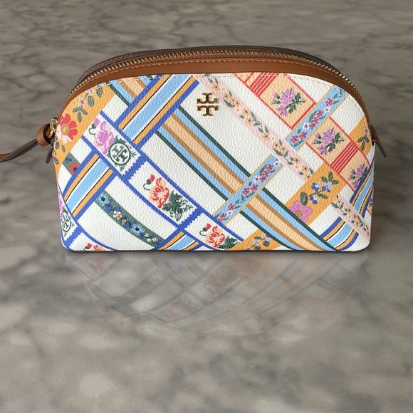 Tory Burch Handbags - Tory Burch Kerrington Cosmetic Case
